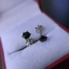 Hoa Tai Bạc 925 Đá Chủ Sapphire Đen