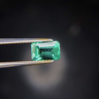 Nhẫn đá thiên nhiên Emerald