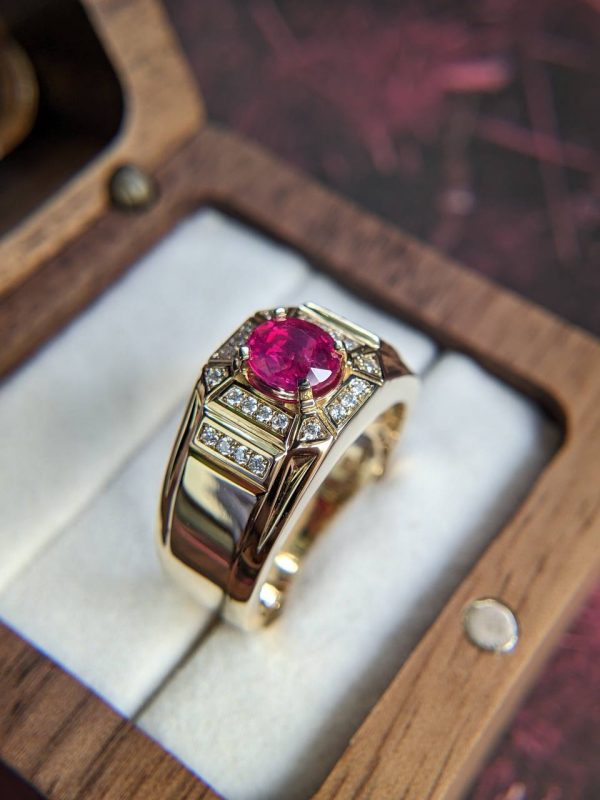 Nhẫn Nam Đá Ruby Oval Facet - Thiết kế dành cho quý ông lịch lãm